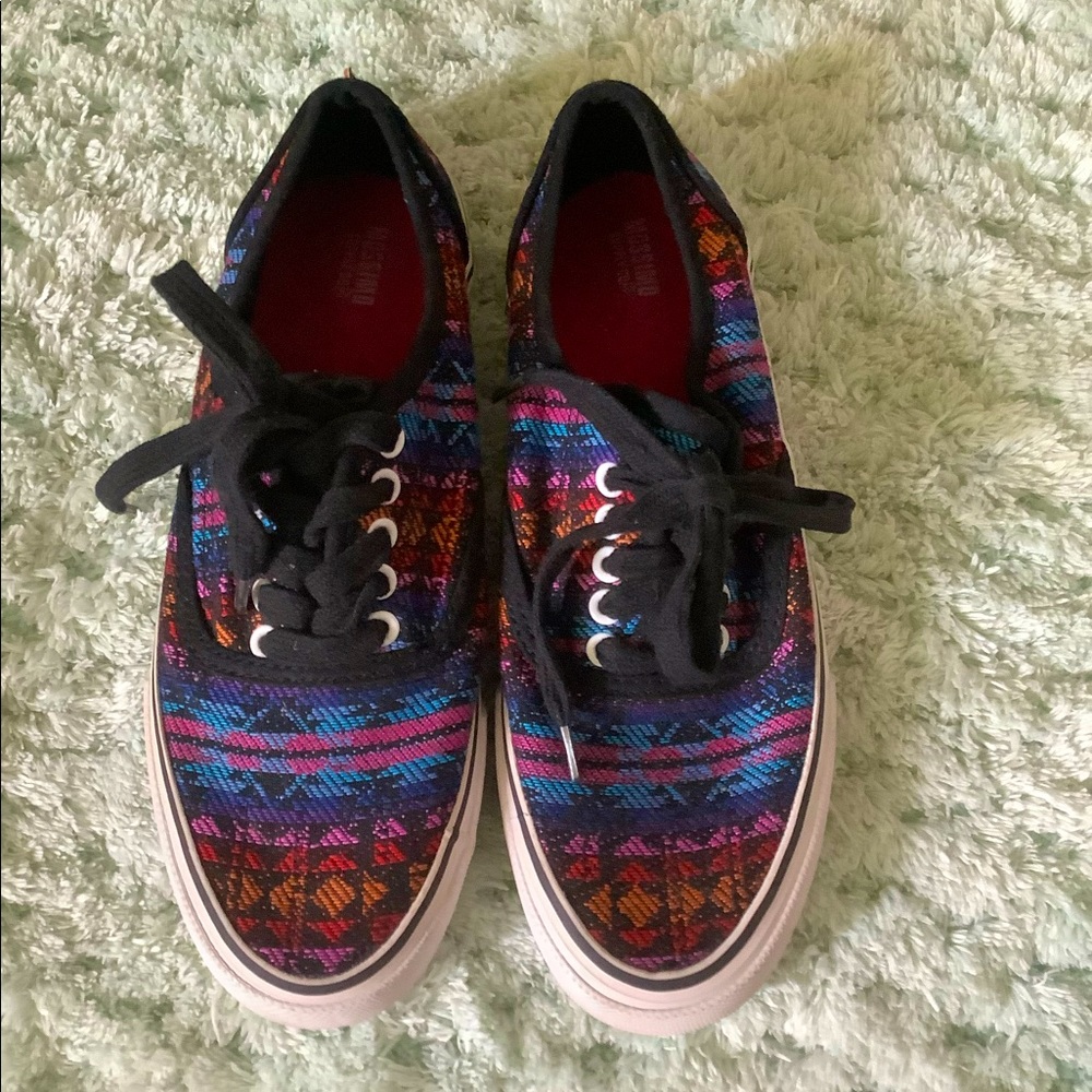 ⭐️ Mossimo Cloth Shoes Size 8